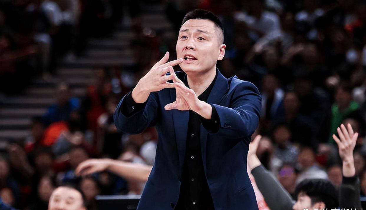 转会期CBA季后赛焦点战，马赛迎来里程碑，赛场秩序良好，年轻球员得到机会的简单介绍-爱游戏中国官网